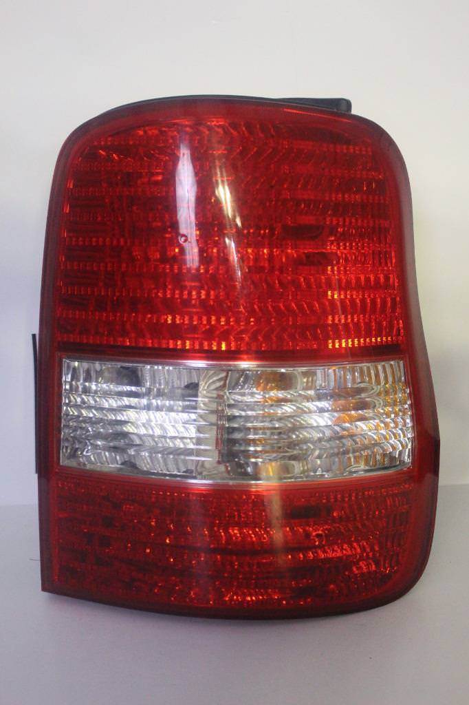 2003-2005 KIA SEDONA RIGHT PASSENGER SIDE TAIL LIGHT 27223 - BIGGSMOTORING.COM