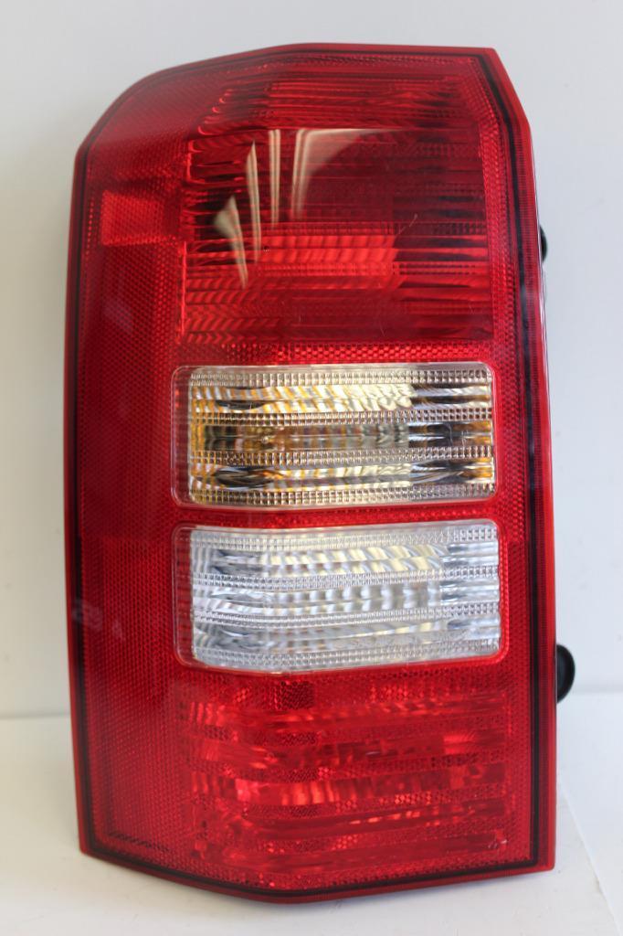 2007 JEEP PATRIOT DRIVER SIDE REAR TAIL LIGHT