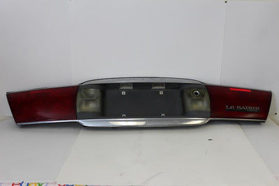 2000-2005 Buick Le Sabre Center Trunk Tail Light 16525084 A - BIGGSMOTORING.COM