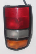 2004-2006 TAHOE YUKON SUBURBAN DRIVER LEFT SIDE TAIL LIGHT 26863 - BIGGSMOTORING.COM