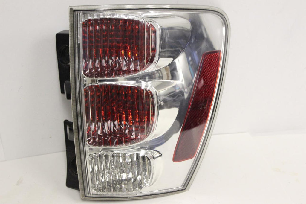 2005-2009 CHEVY EQUINOX RIGHT PASSENGER SIDE  REAR TAIL LIGHT - BIGGSMOTORING.COM