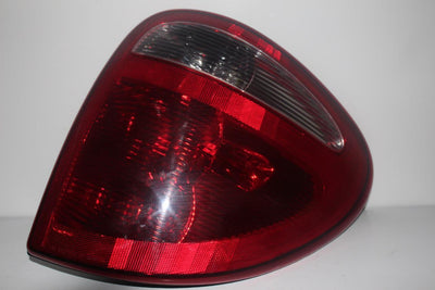 2001-2003 DODGE CARAVAN TOWN & COUNTRY  RIGHT PASSENGER SIDE TAIL LIGHT  27985 - BIGGSMOTORING.COM